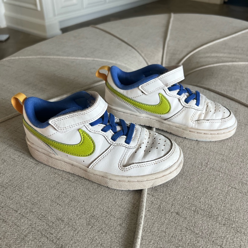 Nike tennis shoes